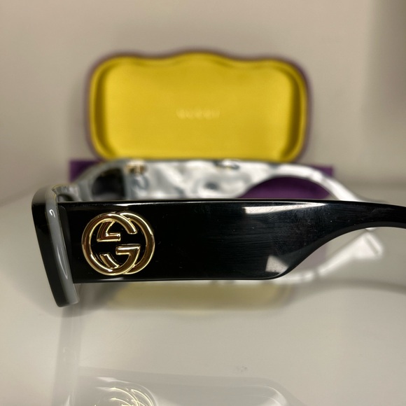 Gucci 52mm Slim Rectangular Sunglasses in Black with Pearl Interior- GG0516S 001 - Picture 7 of 10